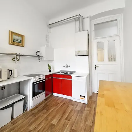 Mike'S Huge Apartment Prague Exterior photo