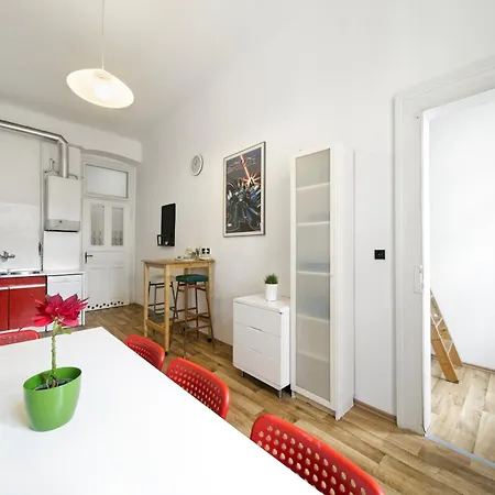 Mike'S Huge Apartment Prague Exterior photo